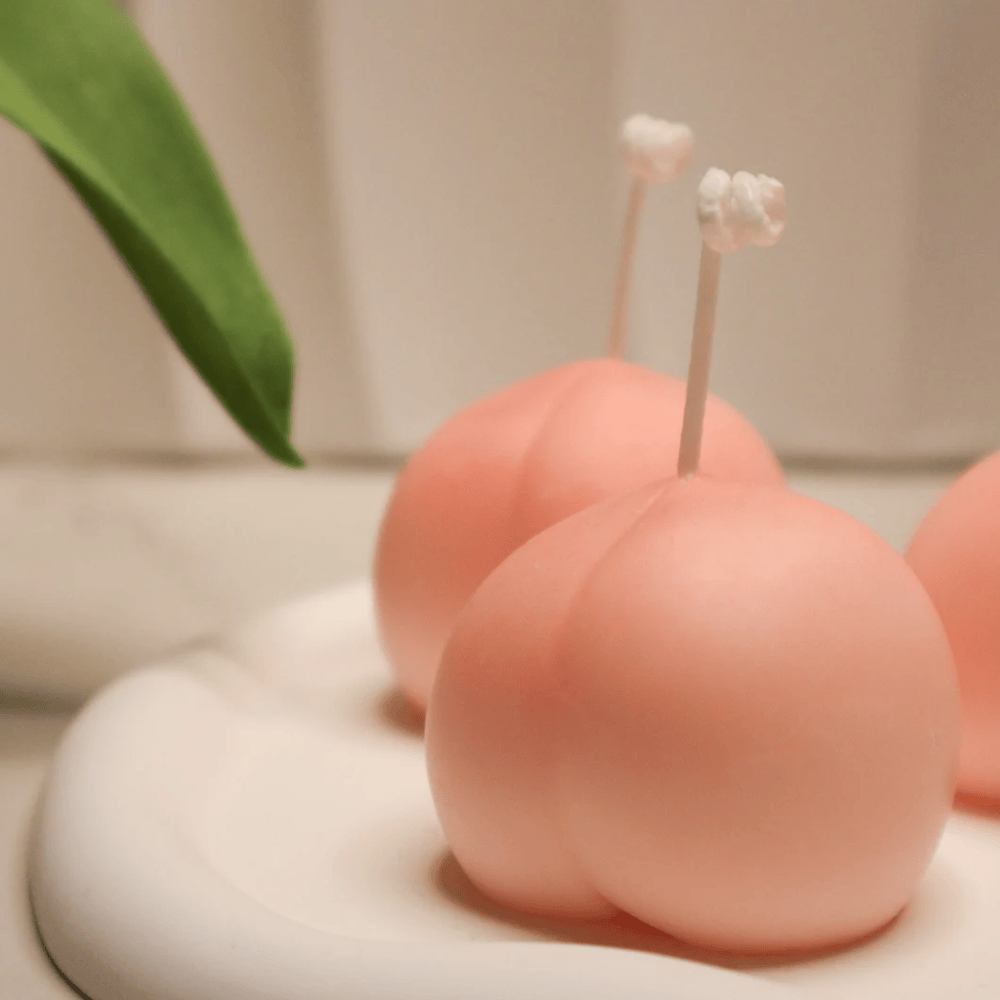 Realistic Peach Scented Candle – Hand-Poured Soy & Beeswax Fruit Shape (2")