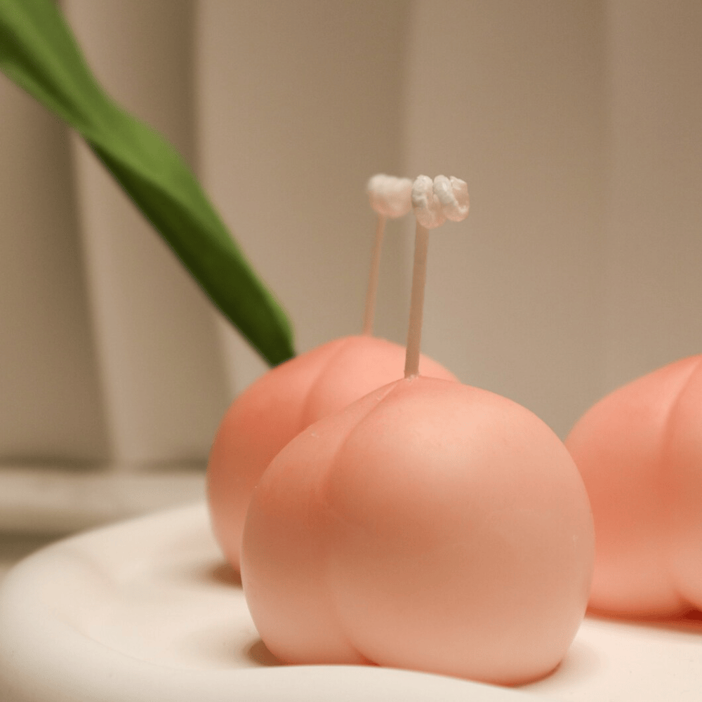 Realistic Peach Scented Candle – Hand-Poured Soy & Beeswax Fruit Shape (2")