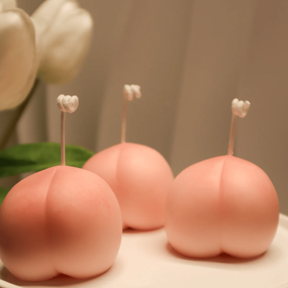 Realistic Peach Scented Candle – Hand-Poured Soy & Beeswax Fruit Shape (2")