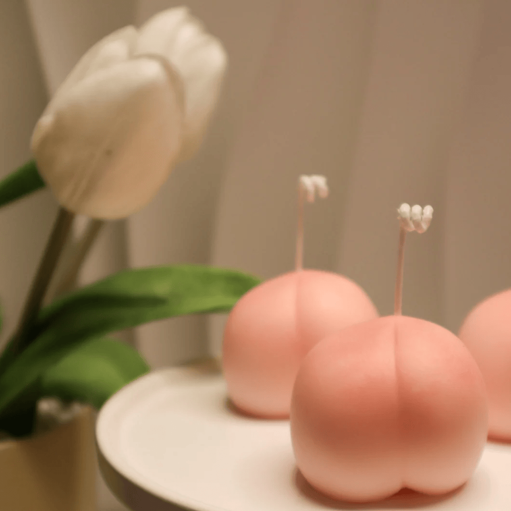 Realistic Peach Scented Candle – Hand-Poured Soy & Beeswax Fruit Shape (2")